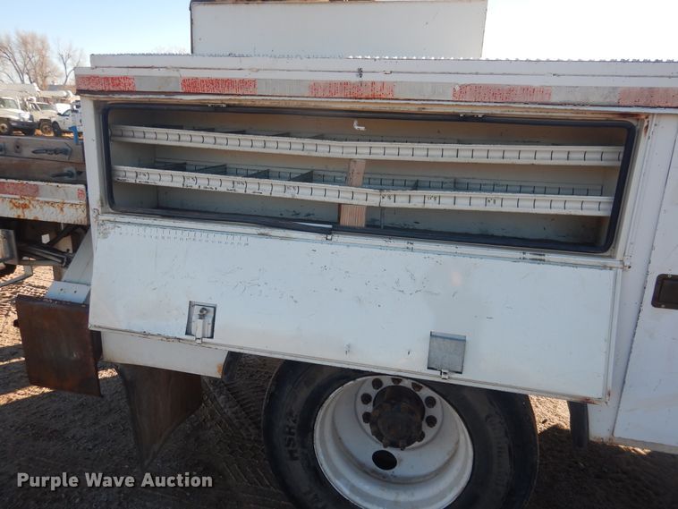 image for item DJ4908 2005 International 7300  pressure digger derrick truck