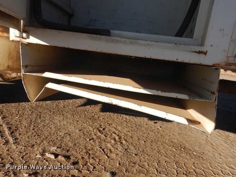 image for item DJ4908 2005 International 7300  pressure digger derrick truck