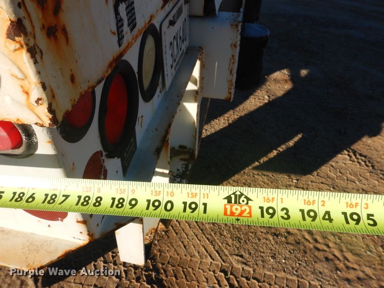 image for item DJ4908 2005 International 7300  pressure digger derrick truck