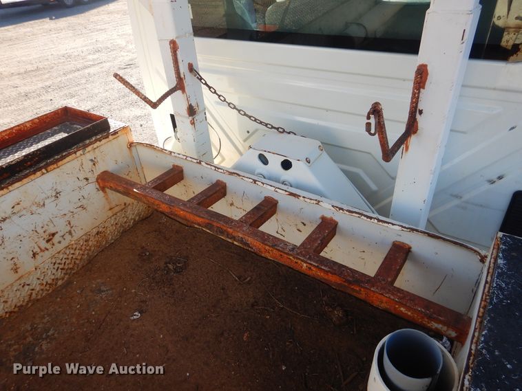 image for item DJ4908 2005 International 7300  pressure digger derrick truck