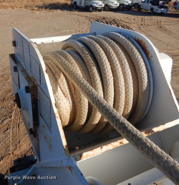 image for item DJ4908 2005 International 7300  pressure digger derrick truck