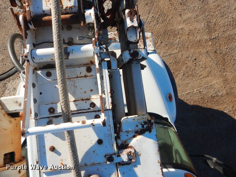 image for item DJ4908 2005 International 7300  pressure digger derrick truck