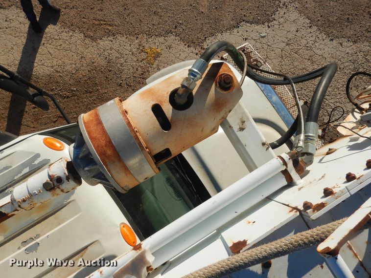 image for item DJ4908 2005 International 7300  pressure digger derrick truck