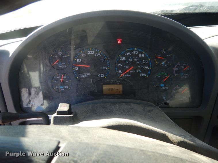 image for item DJ4908 2005 International 7300  pressure digger derrick truck