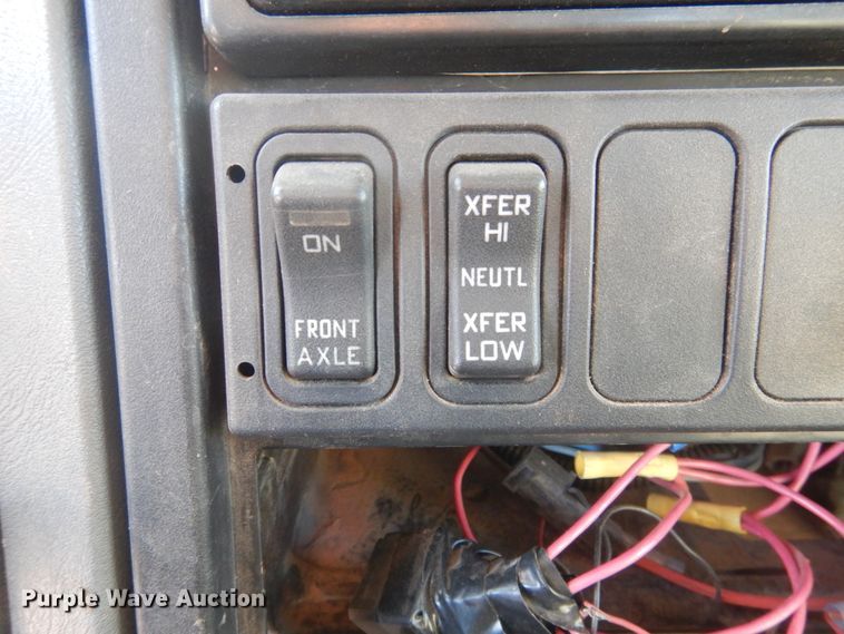 image for item DJ4908 2005 International 7300  pressure digger derrick truck