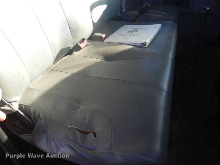 image for item DJ4908 2005 International 7300  pressure digger derrick truck