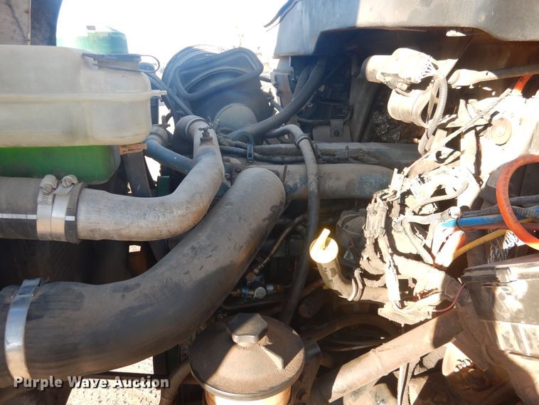 image for item DJ4908 2005 International 7300  pressure digger derrick truck