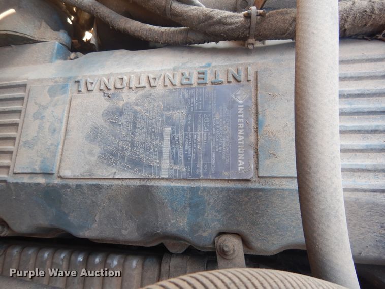 image for item DJ4908 2005 International 7300  pressure digger derrick truck