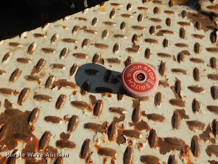 image for item DJ4908 2005 International 7300  pressure digger derrick truck