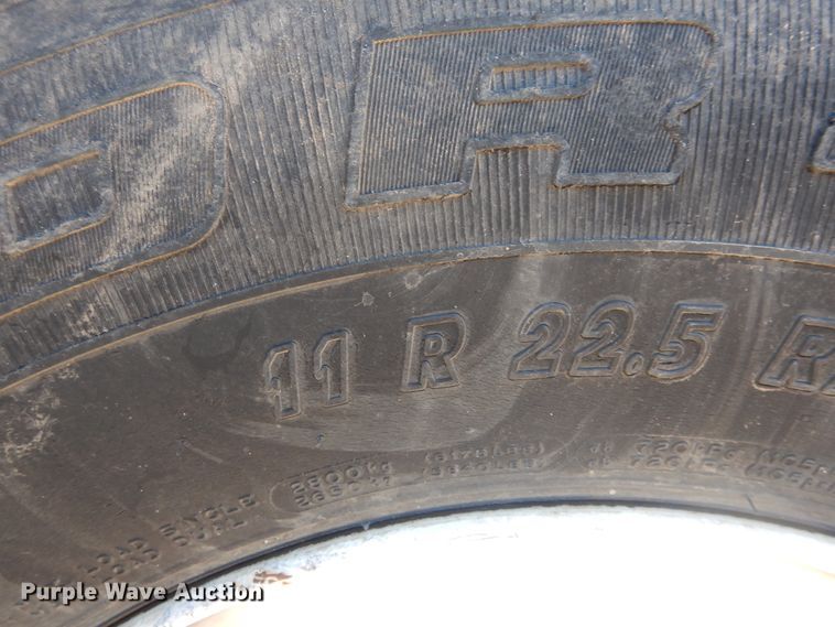 image for item DJ4908 2005 International 7300  pressure digger derrick truck