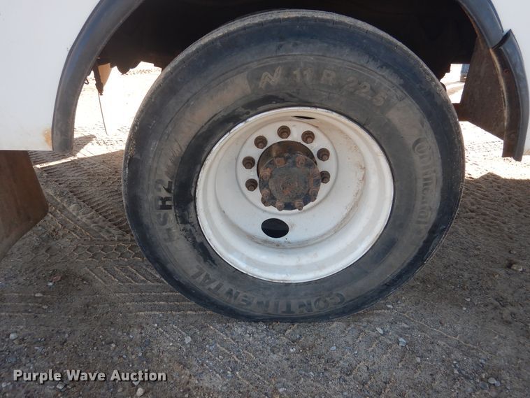 image for item DJ4908 2005 International 7300  pressure digger derrick truck