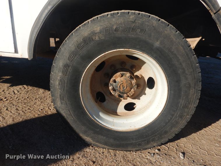 image for item DJ4908 2005 International 7300  pressure digger derrick truck