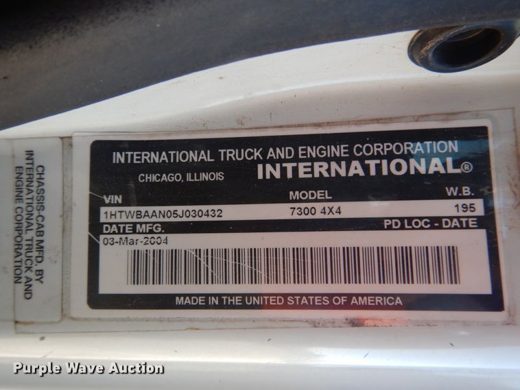 image for item DJ4908 2005 International 7300  pressure digger derrick truck