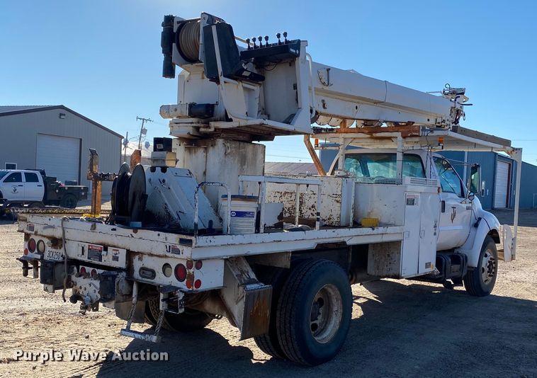 image for item DJ4909 2002 Ford F750 Super Duty  Pressure digger derrick truck