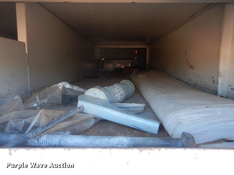 image for item DJ4909 2002 Ford F750 Super Duty  Pressure digger derrick truck