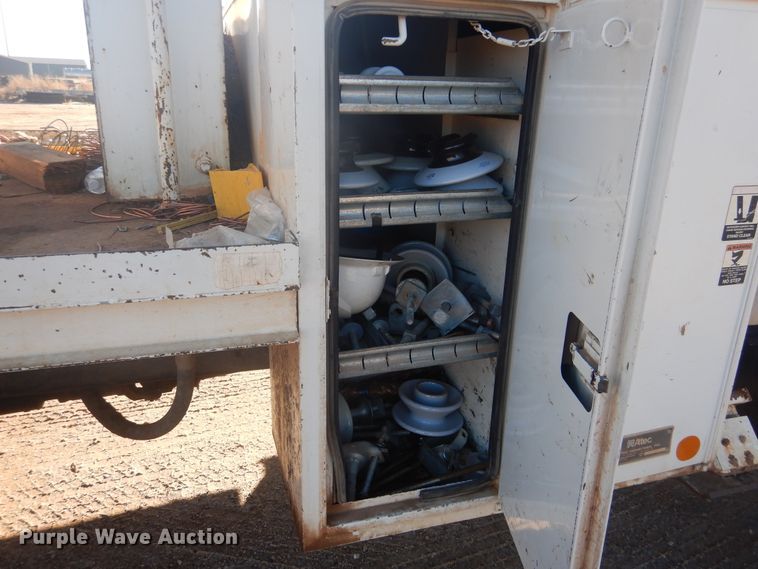 image for item DJ4909 2002 Ford F750 Super Duty  Pressure digger derrick truck