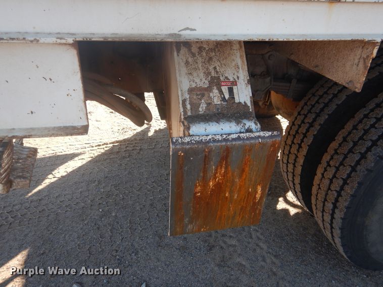 image for item DJ4909 2002 Ford F750 Super Duty  Pressure digger derrick truck