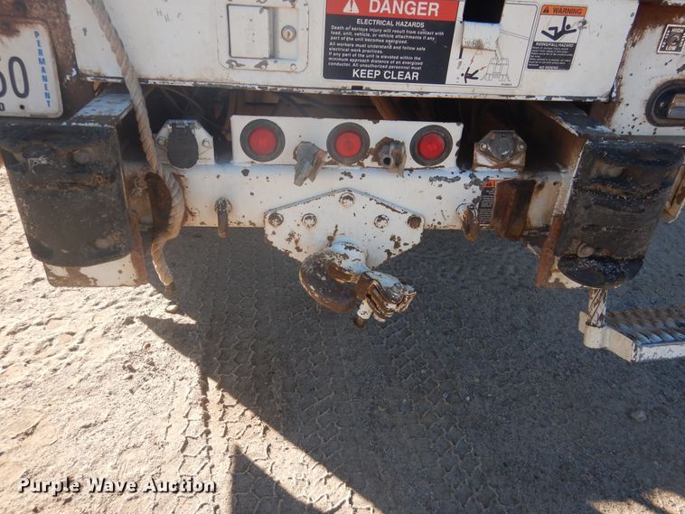 image for item DJ4909 2002 Ford F750 Super Duty  Pressure digger derrick truck