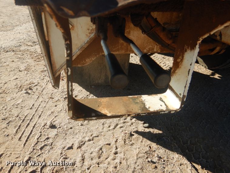 image for item DJ4909 2002 Ford F750 Super Duty  Pressure digger derrick truck