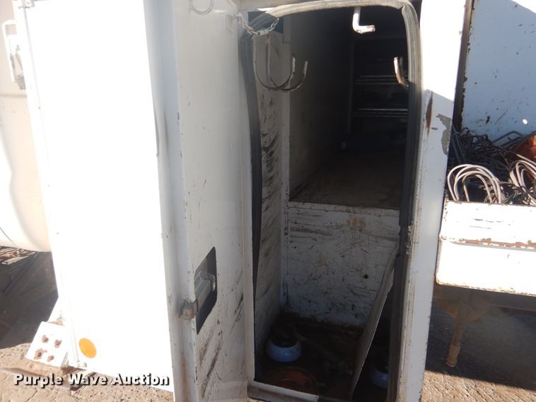 image for item DJ4909 2002 Ford F750 Super Duty  Pressure digger derrick truck