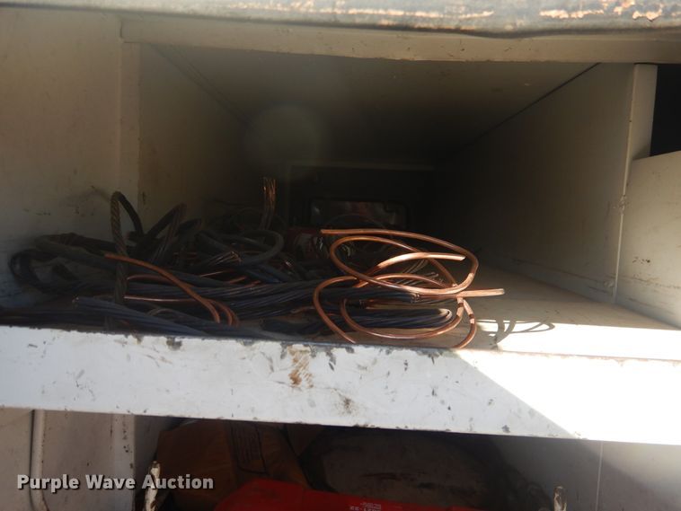 image for item DJ4909 2002 Ford F750 Super Duty  Pressure digger derrick truck