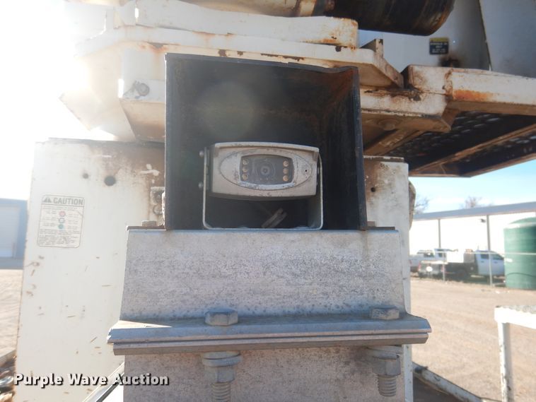 image for item DJ4909 2002 Ford F750 Super Duty  Pressure digger derrick truck