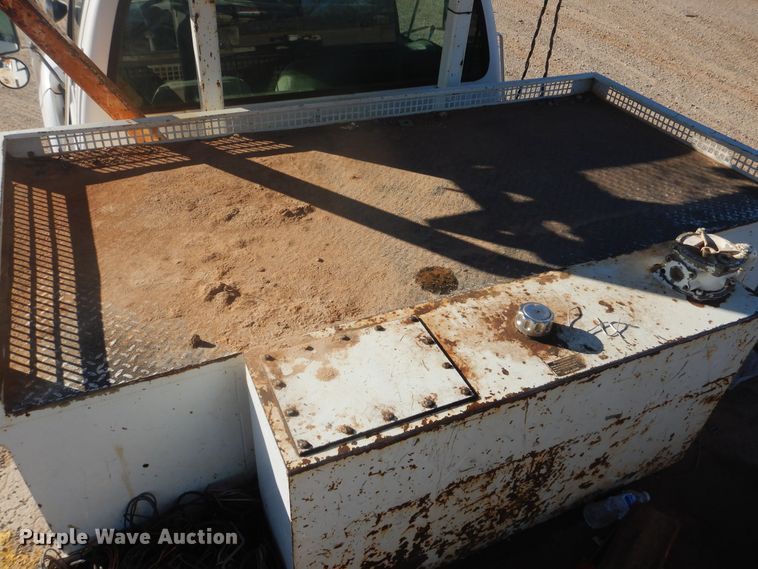 image for item DJ4909 2002 Ford F750 Super Duty  Pressure digger derrick truck