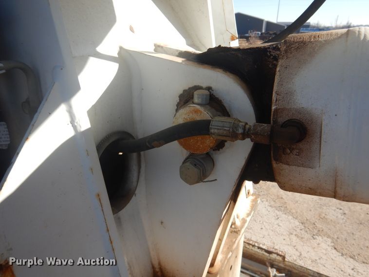 image for item DJ4909 2002 Ford F750 Super Duty  Pressure digger derrick truck