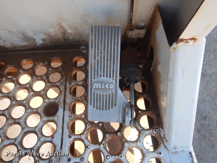 image for item DJ4909 2002 Ford F750 Super Duty  Pressure digger derrick truck