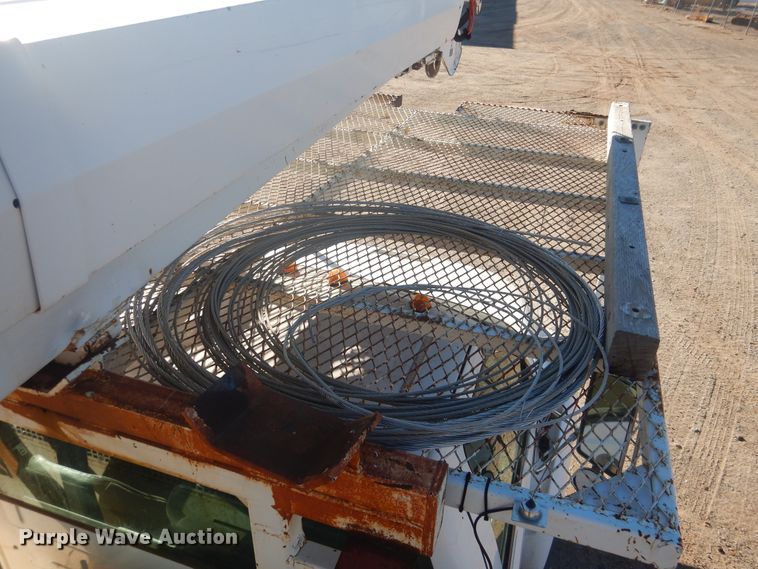 image for item DJ4909 2002 Ford F750 Super Duty  Pressure digger derrick truck