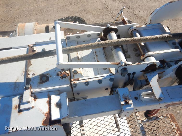 image for item DJ4909 2002 Ford F750 Super Duty  Pressure digger derrick truck