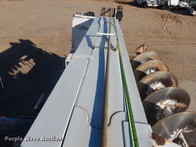 image for item DJ4909 2002 Ford F750 Super Duty  Pressure digger derrick truck