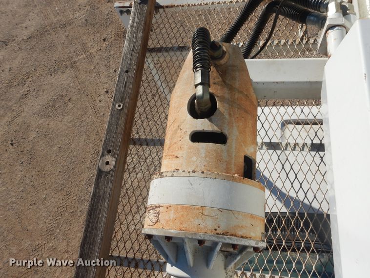 image for item DJ4909 2002 Ford F750 Super Duty  Pressure digger derrick truck