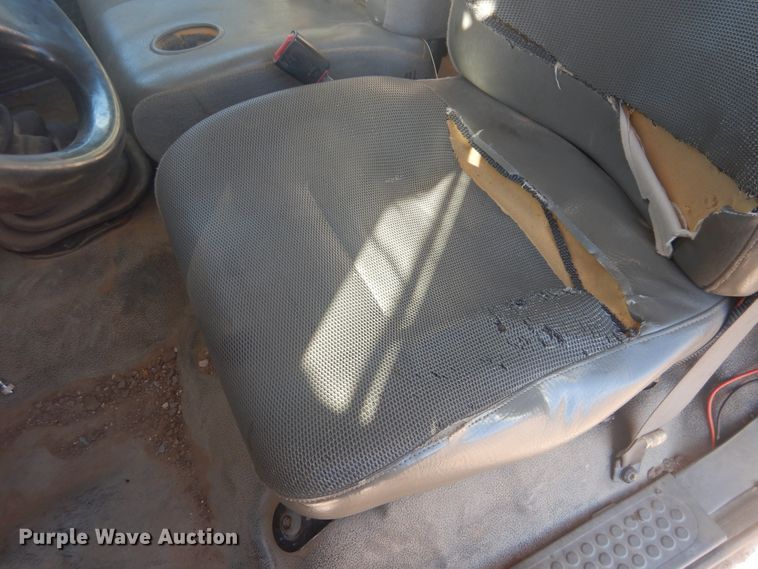 image for item DJ4909 2002 Ford F750 Super Duty  Pressure digger derrick truck