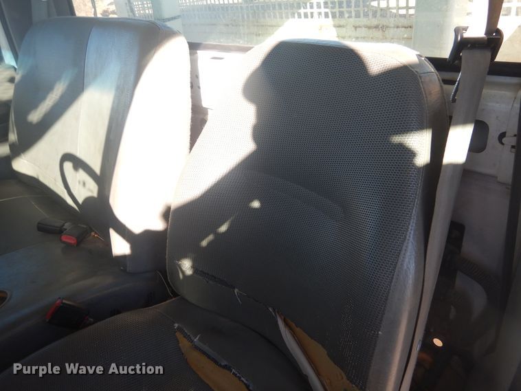 image for item DJ4909 2002 Ford F750 Super Duty  Pressure digger derrick truck