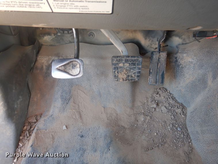 image for item DJ4909 2002 Ford F750 Super Duty  Pressure digger derrick truck