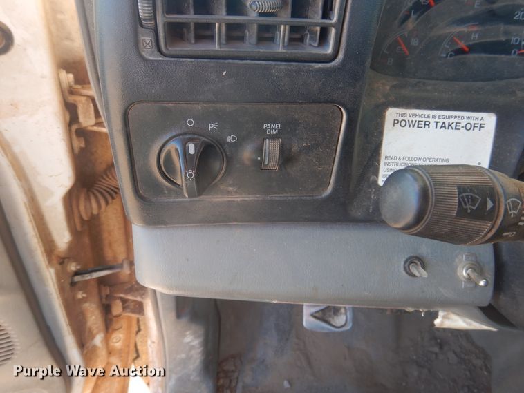 image for item DJ4909 2002 Ford F750 Super Duty  Pressure digger derrick truck