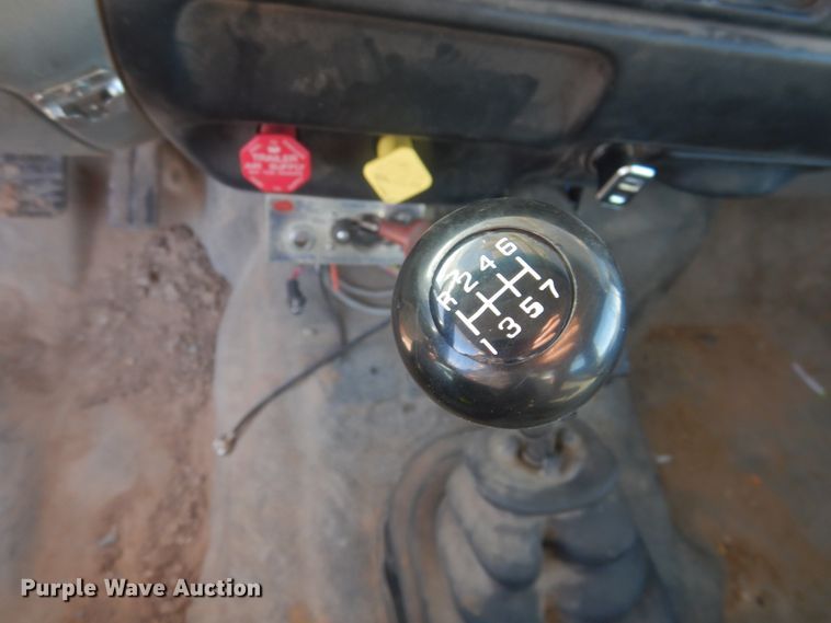 image for item DJ4909 2002 Ford F750 Super Duty  Pressure digger derrick truck