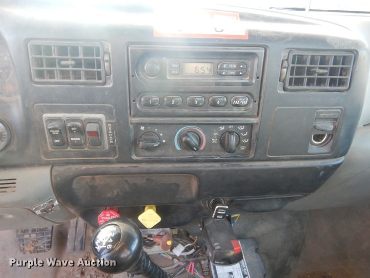 image for item DJ4909 2002 Ford F750 Super Duty  Pressure digger derrick truck