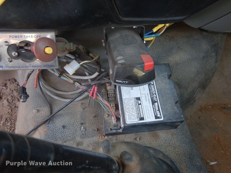 image for item DJ4909 2002 Ford F750 Super Duty  Pressure digger derrick truck