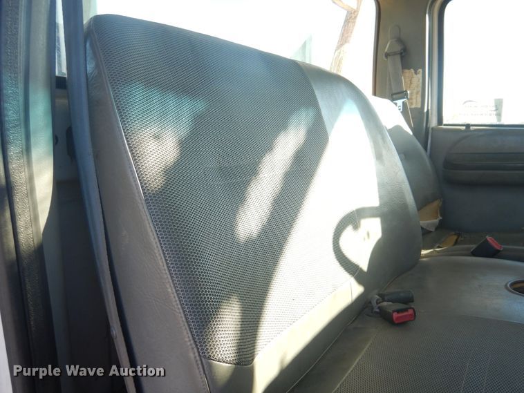 image for item DJ4909 2002 Ford F750 Super Duty  Pressure digger derrick truck