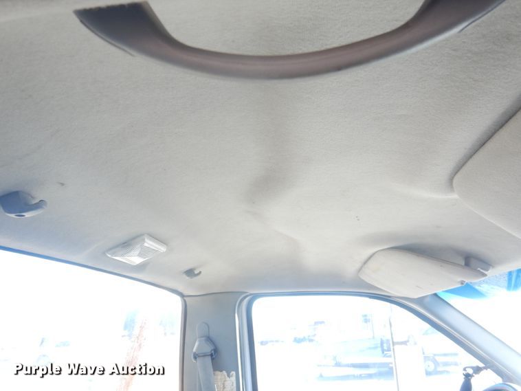 image for item DJ4909 2002 Ford F750 Super Duty  Pressure digger derrick truck