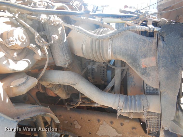 image for item DJ4909 2002 Ford F750 Super Duty  Pressure digger derrick truck