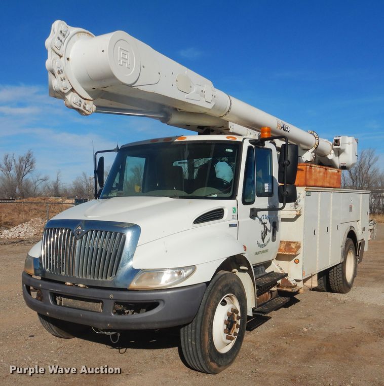 image for item DJ4910 2009 International 4300  bucket truck