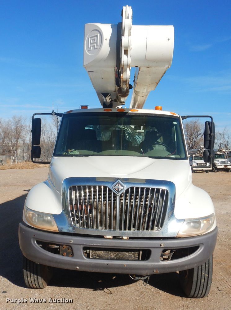 image for item DJ4910 2009 International 4300  bucket truck