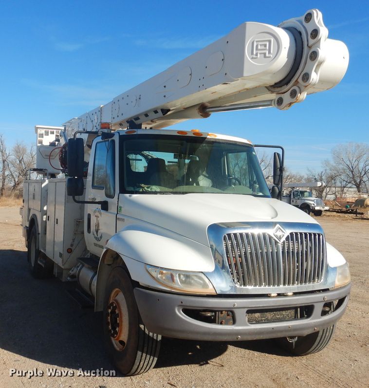 image for item DJ4910 2009 International 4300  bucket truck