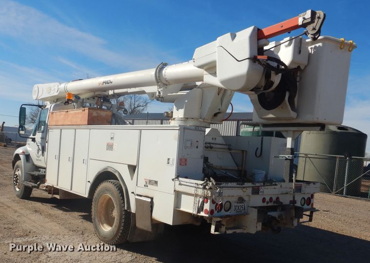 image for item DJ4910 2009 International 4300  bucket truck