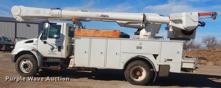 image for item DJ4910 2009 International 4300  bucket truck
