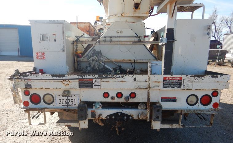 image for item DJ4910 2009 International 4300  bucket truck