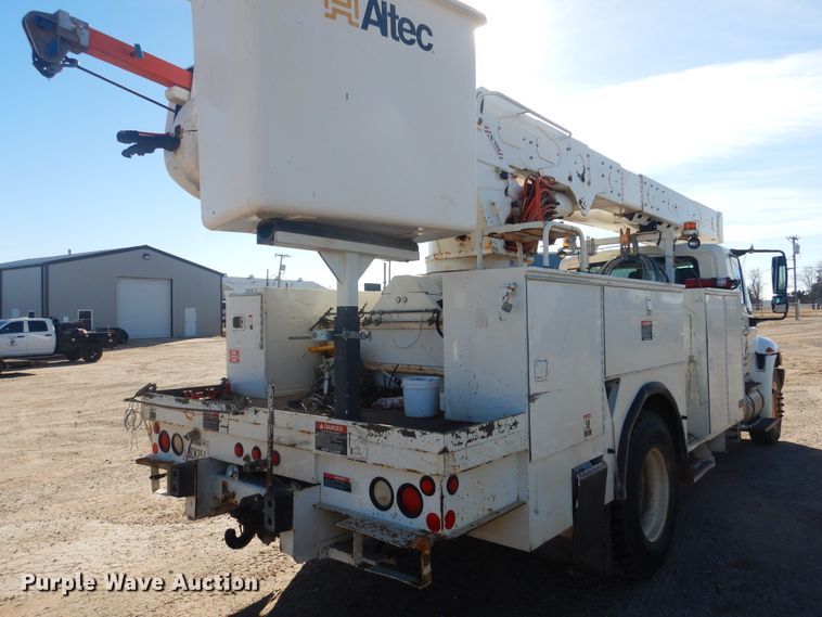 image for item DJ4910 2009 International 4300  bucket truck